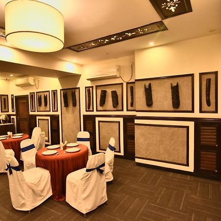 Casa Broadway-A Boutique Hotel โกลกาตา ภายนอก รูปภาพ