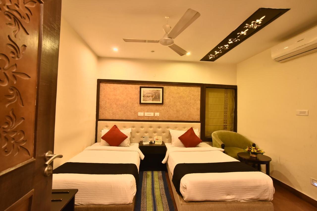 Casa Broadway-A Boutique Hotel โกลกาตา ภายนอก รูปภาพ