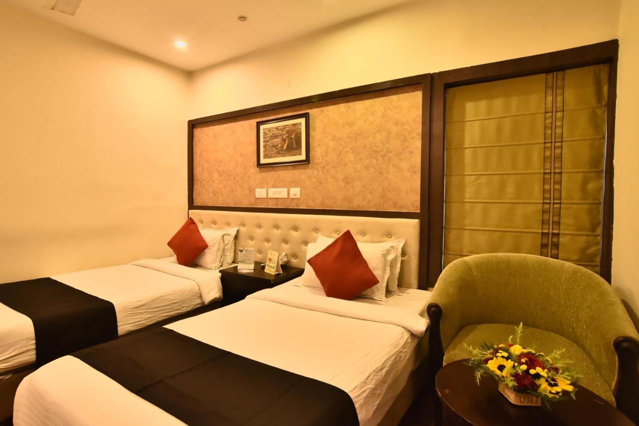 Casa Broadway-A Boutique Hotel โกลกาตา ภายนอก รูปภาพ