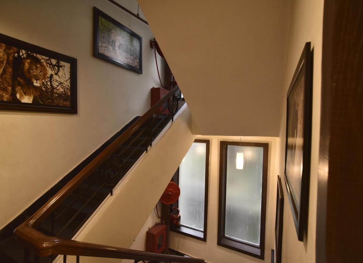 Casa Broadway-A Boutique Hotel โกลกาตา ภายนอก รูปภาพ