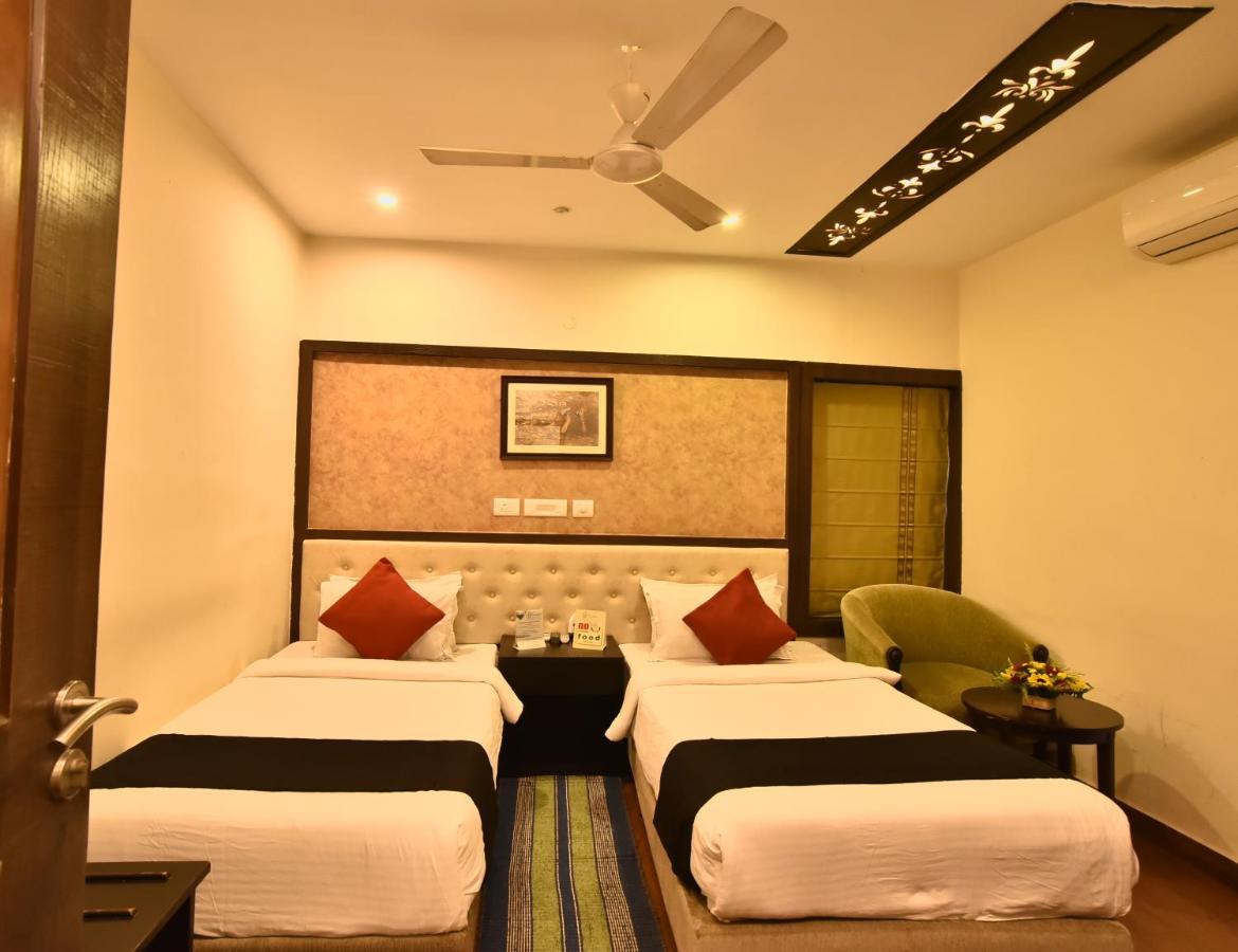 Casa Broadway-A Boutique Hotel โกลกาตา ภายนอก รูปภาพ