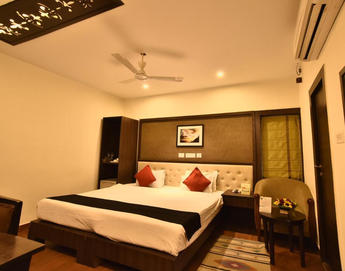 Casa Broadway-A Boutique Hotel โกลกาตา ภายนอก รูปภาพ