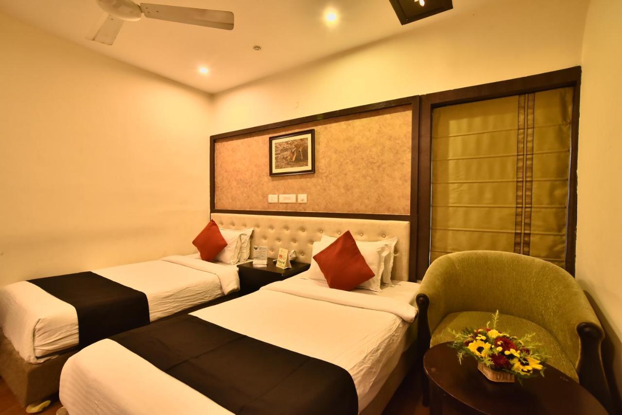 Casa Broadway-A Boutique Hotel โกลกาตา ภายนอก รูปภาพ