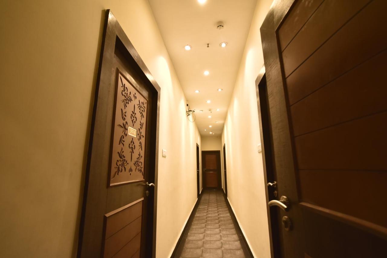 Casa Broadway-A Boutique Hotel โกลกาตา ภายนอก รูปภาพ