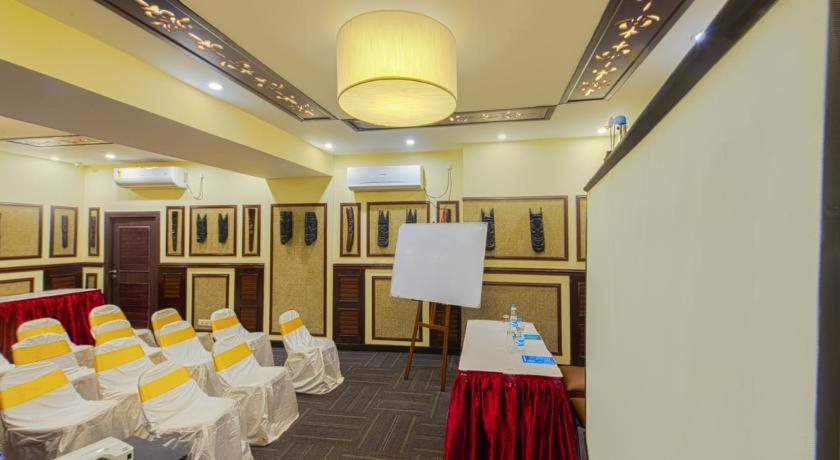 Casa Broadway-A Boutique Hotel โกลกาตา ภายนอก รูปภาพ
