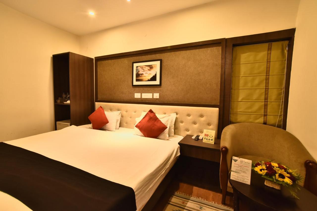 Casa Broadway-A Boutique Hotel โกลกาตา ภายนอก รูปภาพ