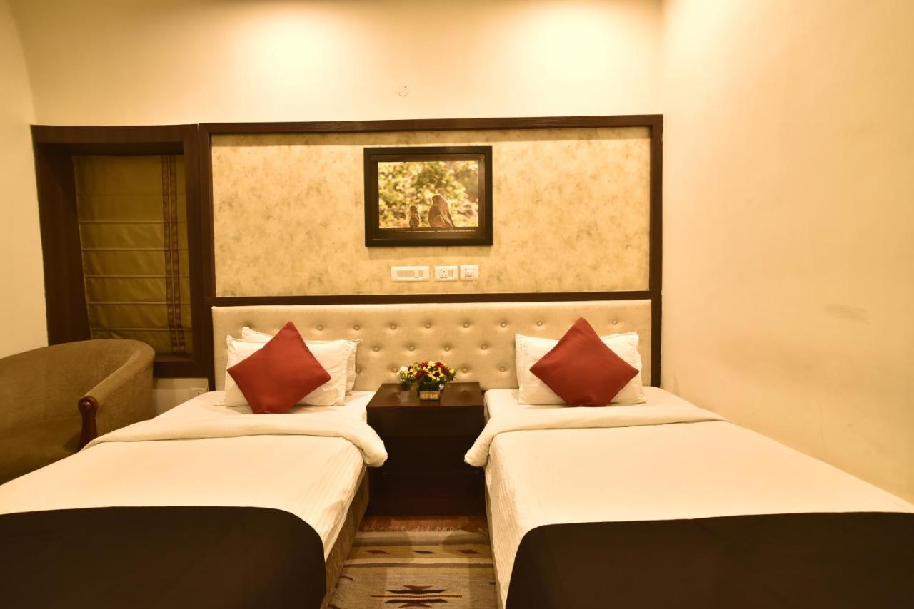Casa Broadway-A Boutique Hotel โกลกาตา ภายนอก รูปภาพ