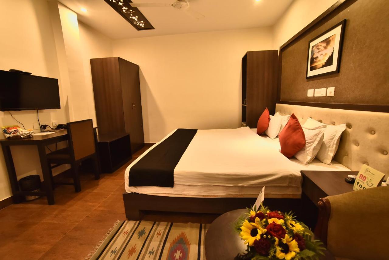 Casa Broadway-A Boutique Hotel โกลกาตา ภายนอก รูปภาพ