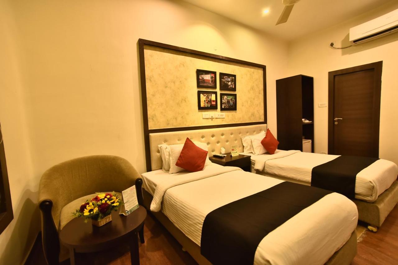 Casa Broadway-A Boutique Hotel โกลกาตา ภายนอก รูปภาพ